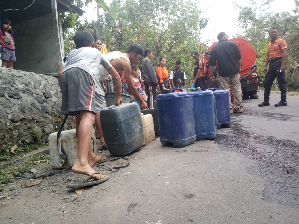 Dokumentasi dari - Penduduk di Tiga Lokasi Seputaran Gunung Agung Kesulitan Air Bersih