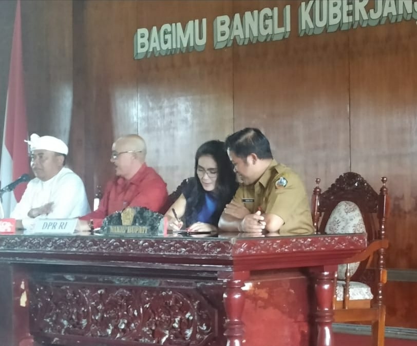Dokumentasi dari - Oneng Audensi ke DPRD Bangli