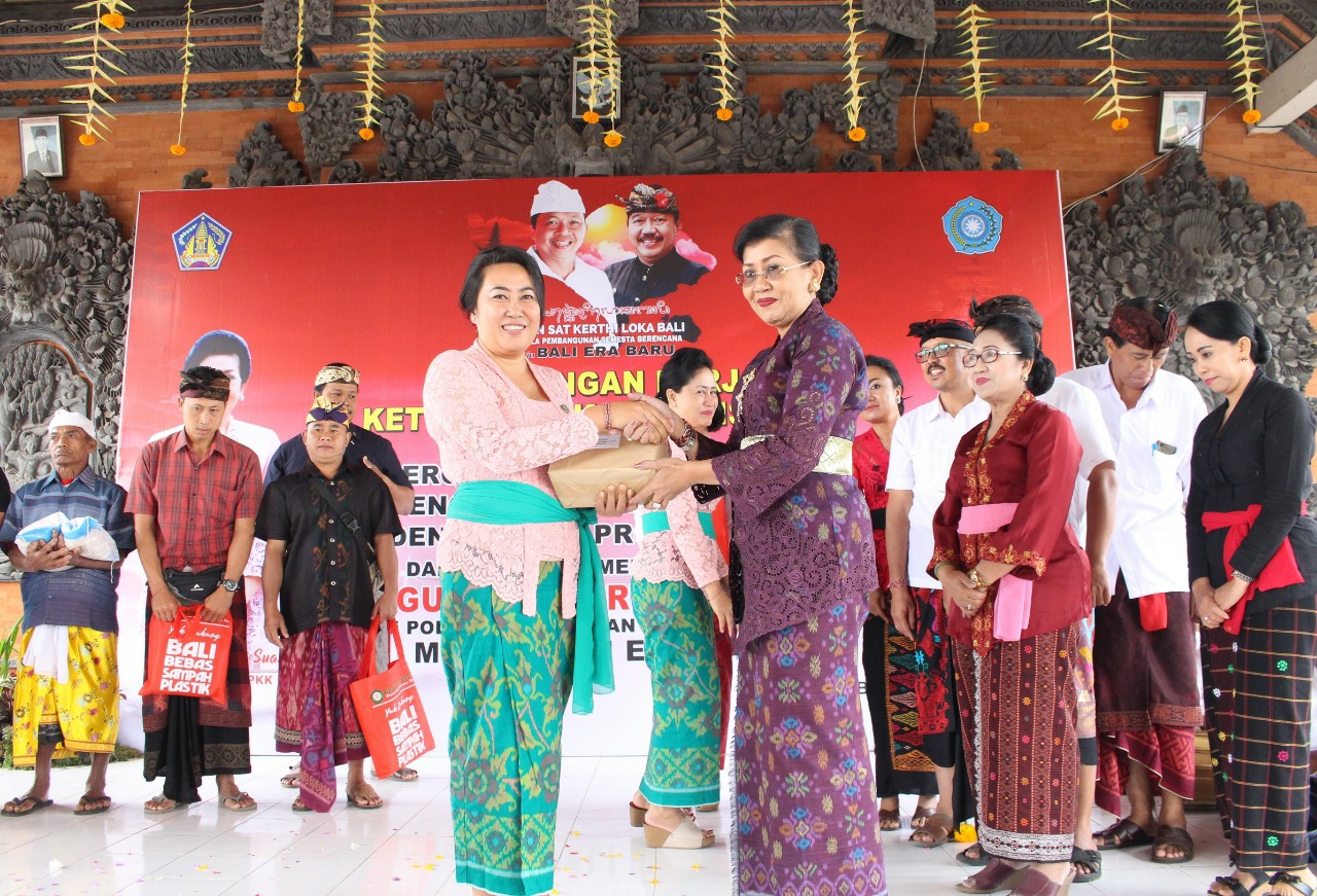 Dokumentasi dari - Kaum Ibu di Bali Tidak Perlu Khawatir Melahirkan Sampai Nsma Ketut karena Anak Membawa Rejeki Sendiri