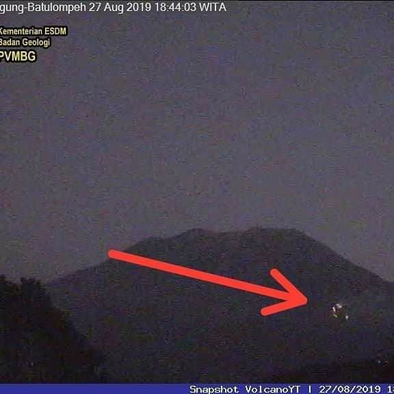 Dokumentasi dari - Masih Terjadi Kebakaran Hutan dan Lahan di  Lereng Gunung Agung 