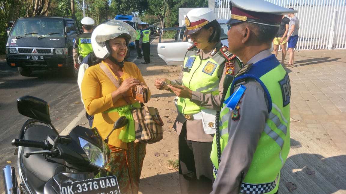 Dokumentasi dari - Hari Pertama Ops Patuh Agung Tilang 54 Pelanggar di Buleleng