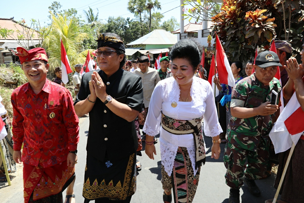 Dokumentasi dari - Bupati Badung Membantu  untuk Hapus Kesan Desa Munti Gunung  Pusat Gepeng