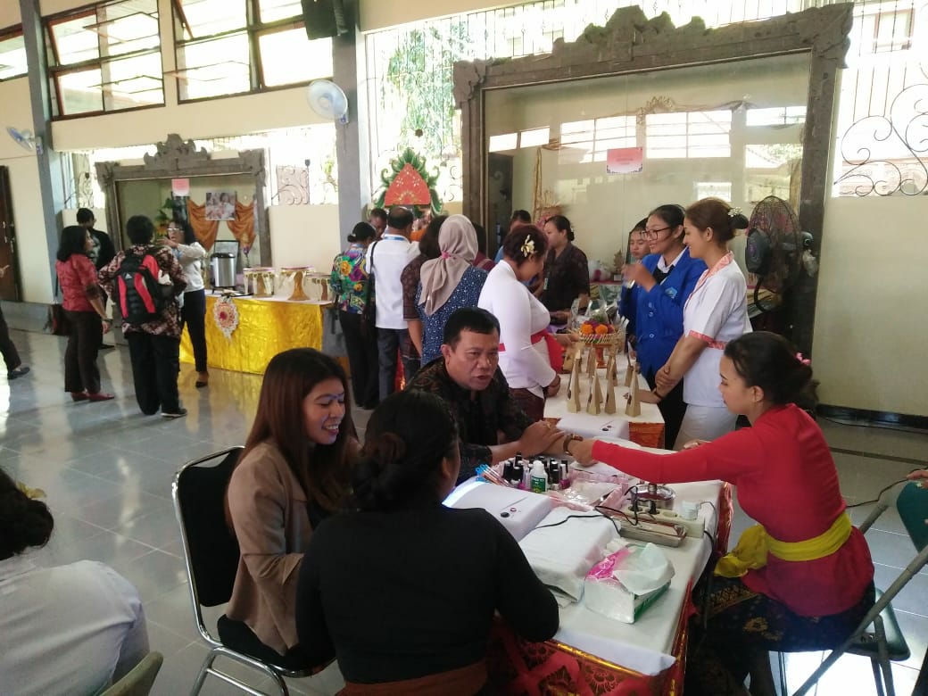 Dokumentasi dari - Delegasi UNESCO Puji Cara Pembelajaran Kejuruan Pariwisata di SMKN 3 Denpasar