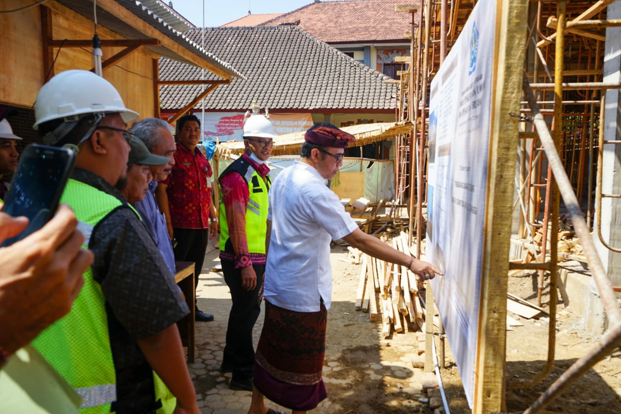 Dokumentasi dari - Jaya Negara Tinjau Proyek Pembangunan di Denpasar