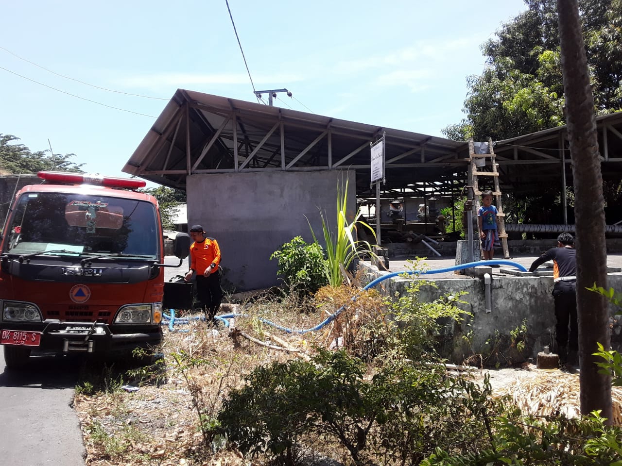 Dokumentasi dari - BPBD Karangasem Distribusikan 10.000 Liter Air ke Munti Gunung
