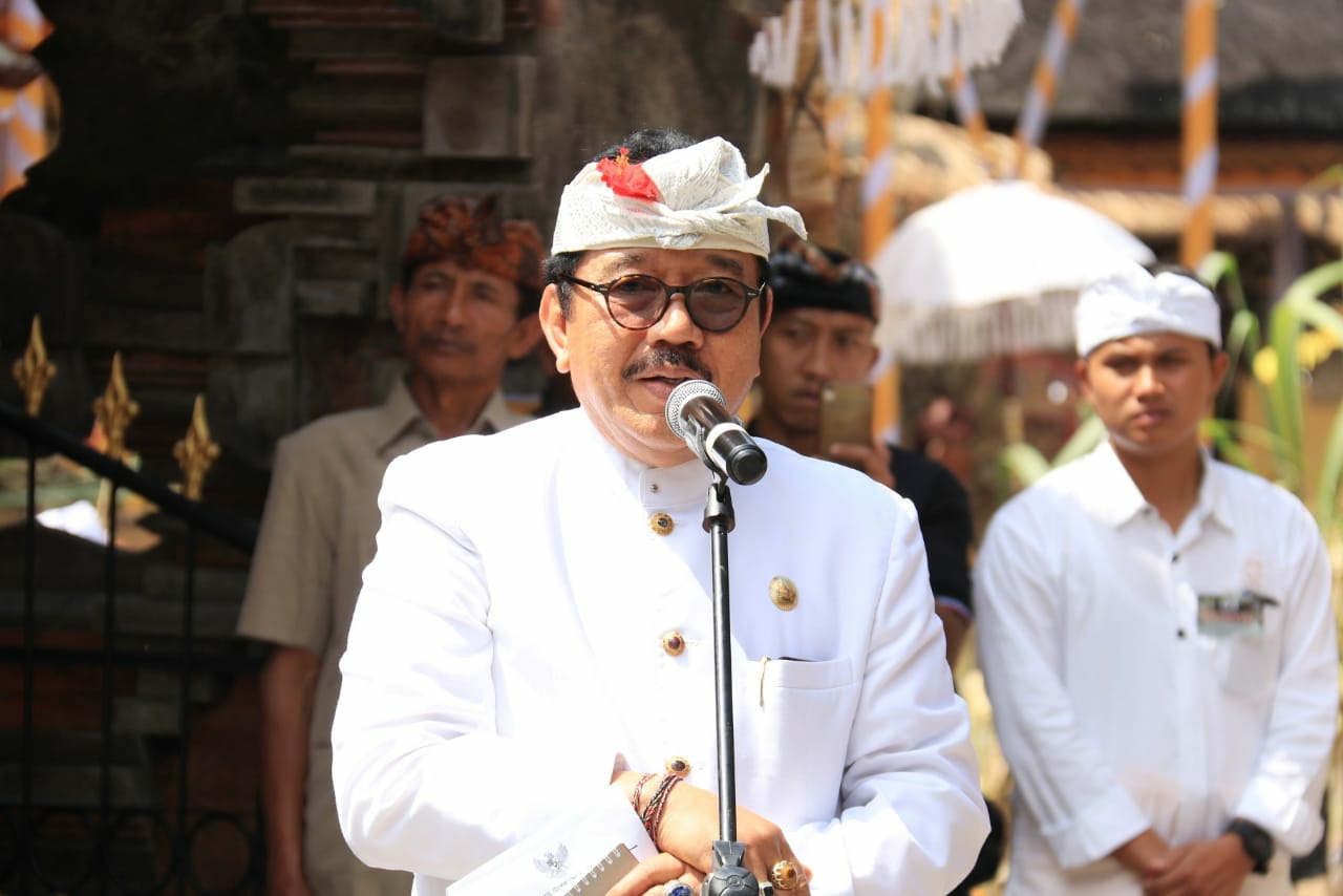 Dokumentasi dari - Cok Ace Hadiri Karya Tawur Mesapuh Agung Pura Tirtha Empul