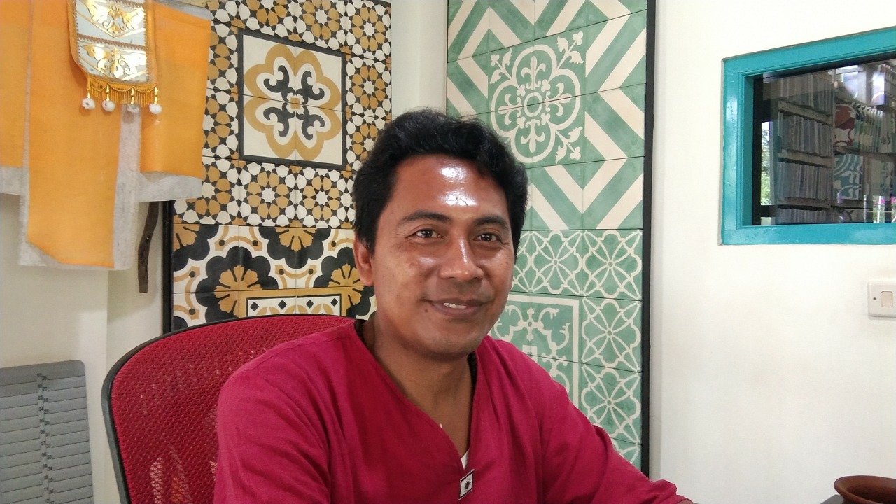 Dokumentasi dari - Pengusaha Keramik Wayan Suriada Kembangkan Handmade Sadustiles