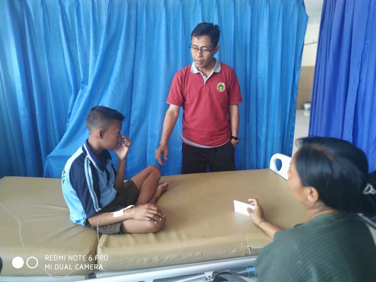 Dokumentasi dari - Siswa SMPN Tembuku Minum Minyak Tanah Dilarikan ke UGD RSUD Bangli