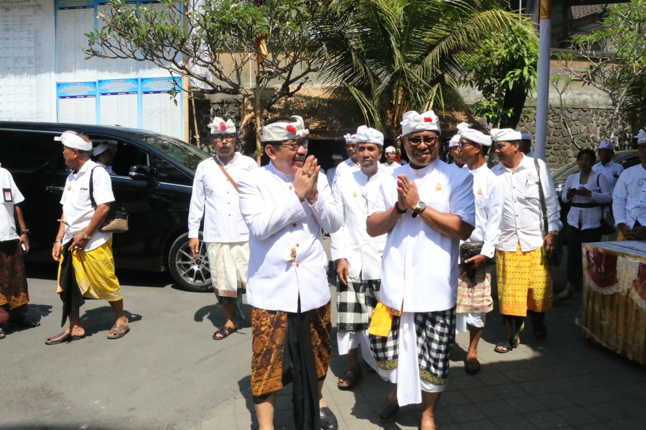 Dokumentasi dari - Wagub Sembahyang Bersama di Pura Dalem Desa Adat Celuk, Sukawati, Gianyar