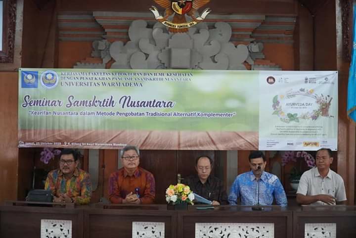 Dokumentasi dari - FKIK-PKPSN Unwar Bangun Pemikiran Pengobatan Tradisional