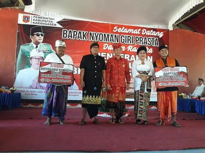 Dokumentasi dari - Dana Hibah dari Badung untuk Membangun Wantilan Patung Betari Ayu Mas Mbah di Muntigunung Karangasem