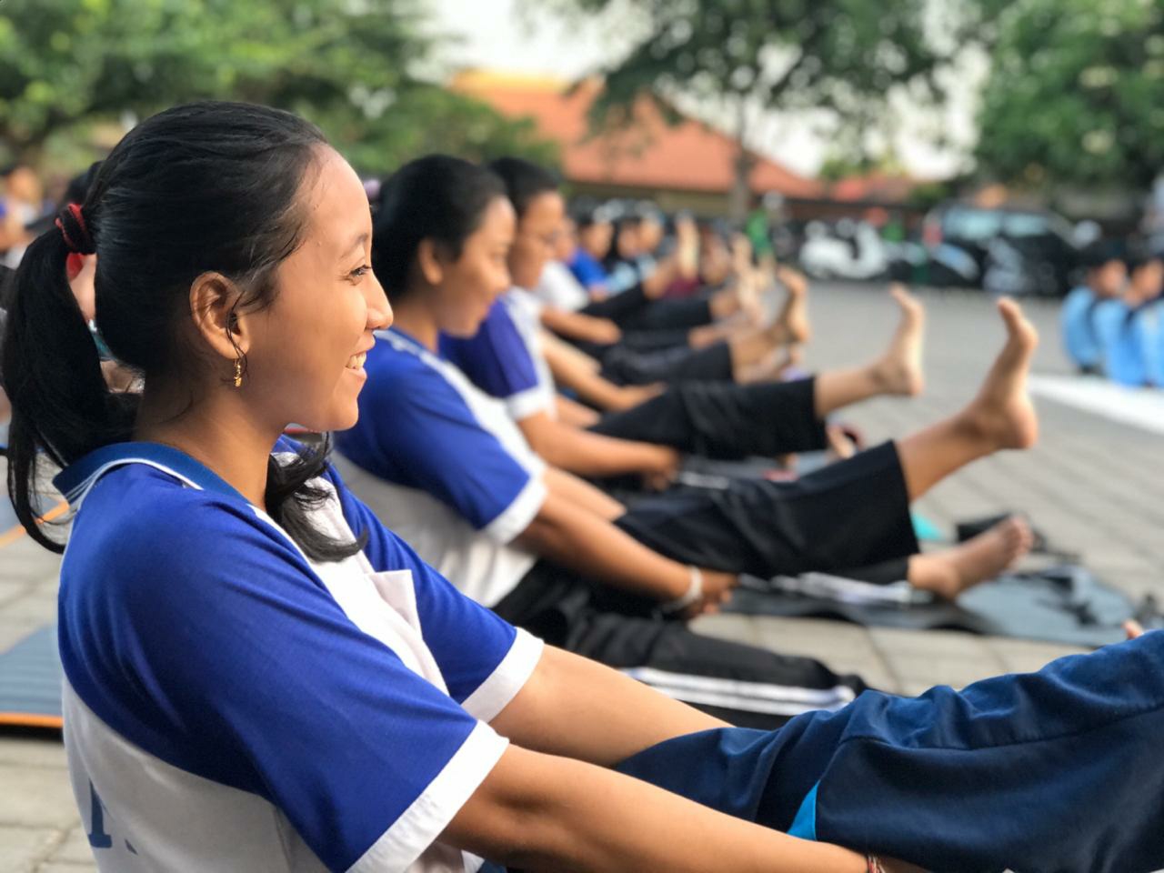 Dokumentasi dari - STAHN Mpu Kuturan Buka Yoga untuk Publik di Bali Utara