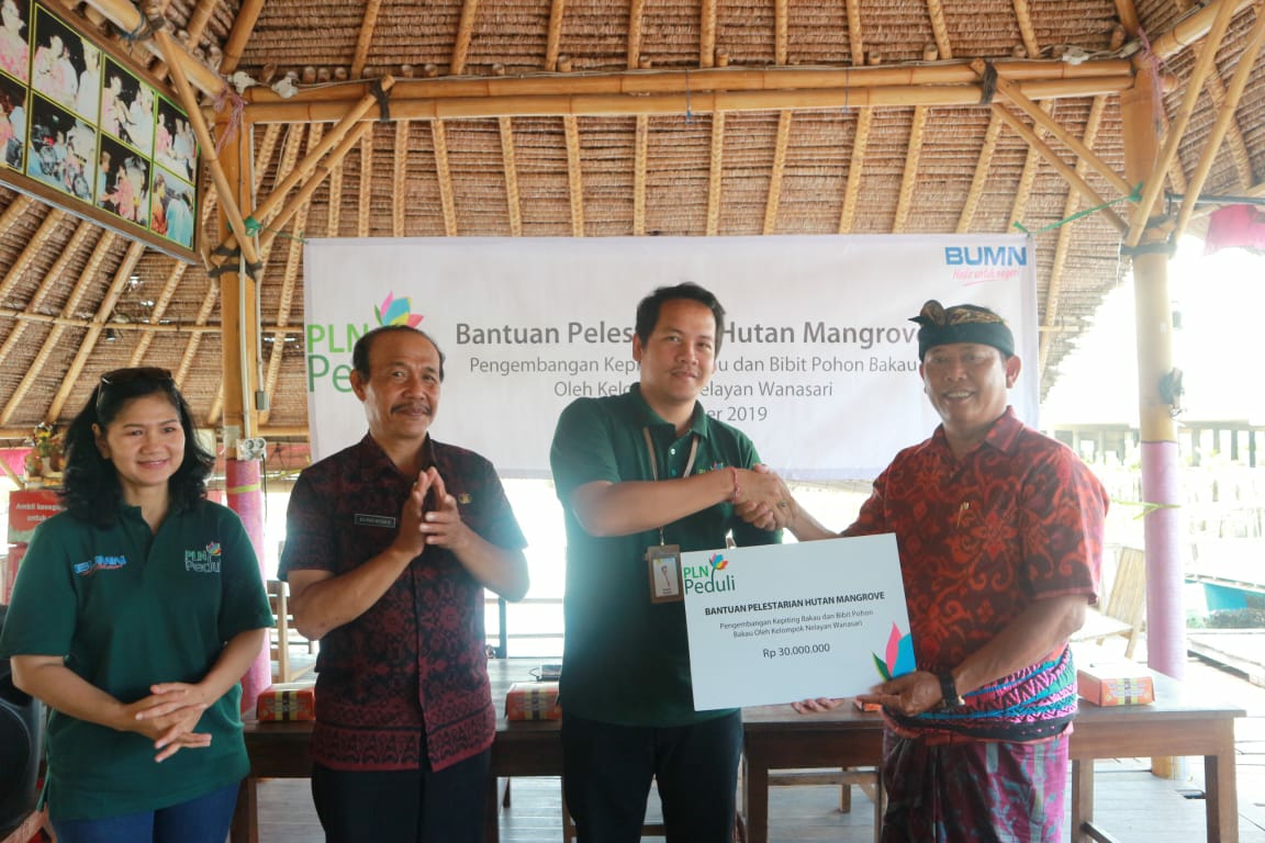 Dokumentasi dari - PLN Bantu Kelompok Nelayan Wanasari di Tuban Badung