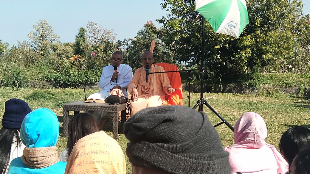 Dokumentasi dari - HH Haladhar Swami Kembangkan Generasi Muda Cinta Kepada Tuhan