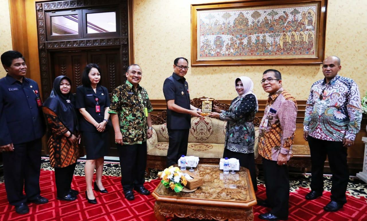 Dokumentasi dari - Wabup Suiasa Menerima Kunjungan Kerja Pemerintah Kota Tanjungpinang