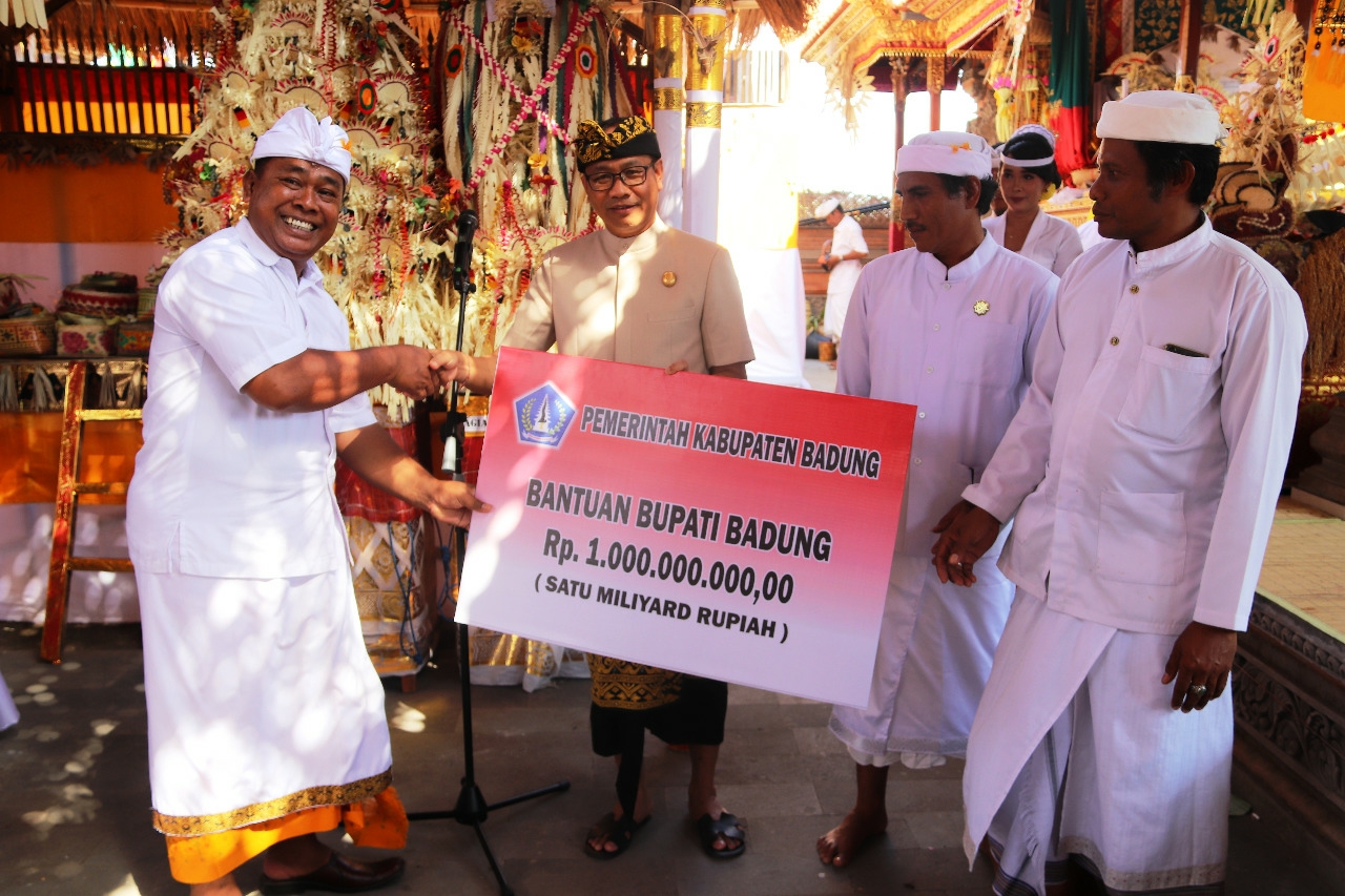 Dokumentasi dari - Suiasa Hadiri Karya Ngenteg Linggih di Pura Puseh Canggu