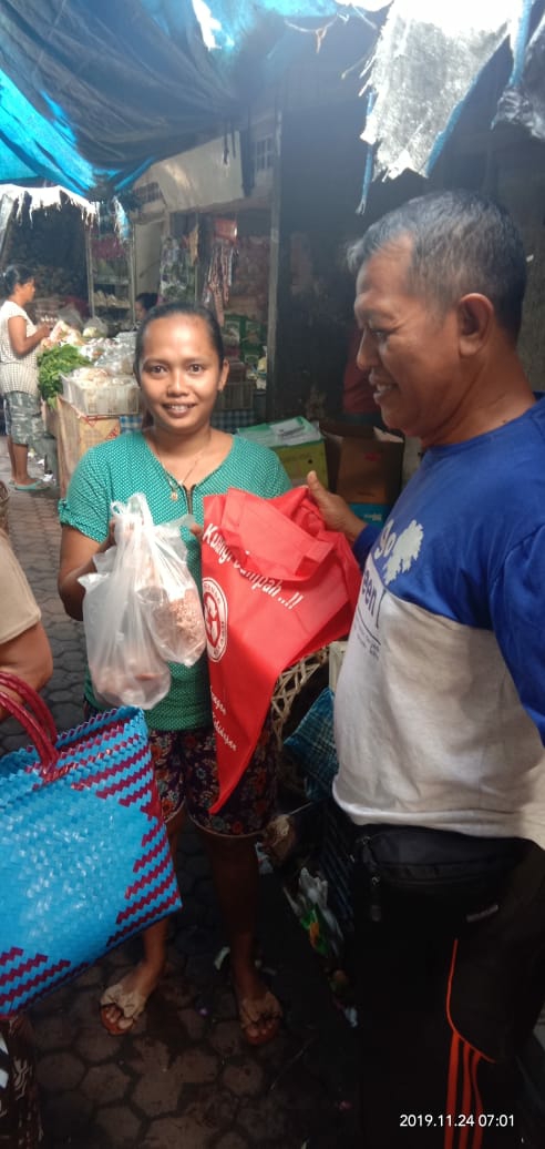 Dokumentasi dari - Pasar Tradisional Penyumbang Sampah Plastik Terbanyak