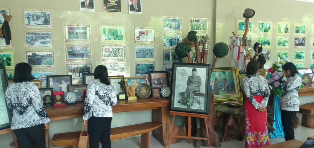 Dokumentasi dari - KMI Badung dan Menwa Ugrasena A 901 Mayurajana Unud Adakan PPBN untuk TK