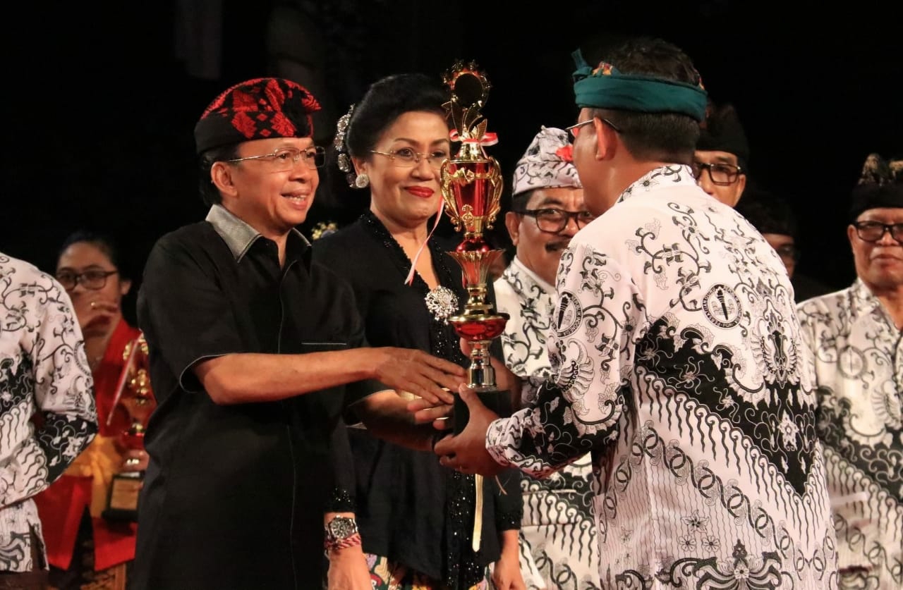 Dokumentasi dari - Gubernur Koster Janji Tambah Tunjangan Guru SD dan SMP di Bali