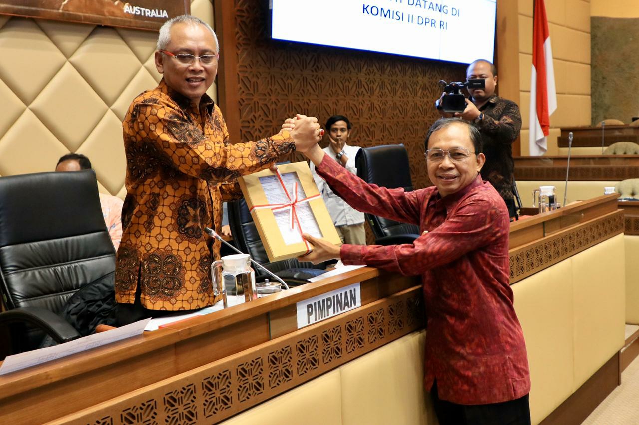 Dokumentasi dari - Usulan Draf RUU Provinsi Bali Diserahkan ke DPR