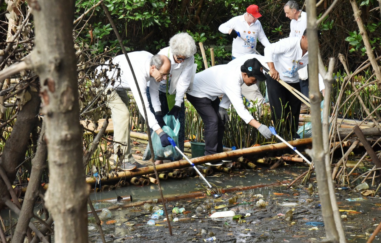 Dokumentasi dari - Menteri LHK Komitmen Indonesia Tangani Sampah Laut