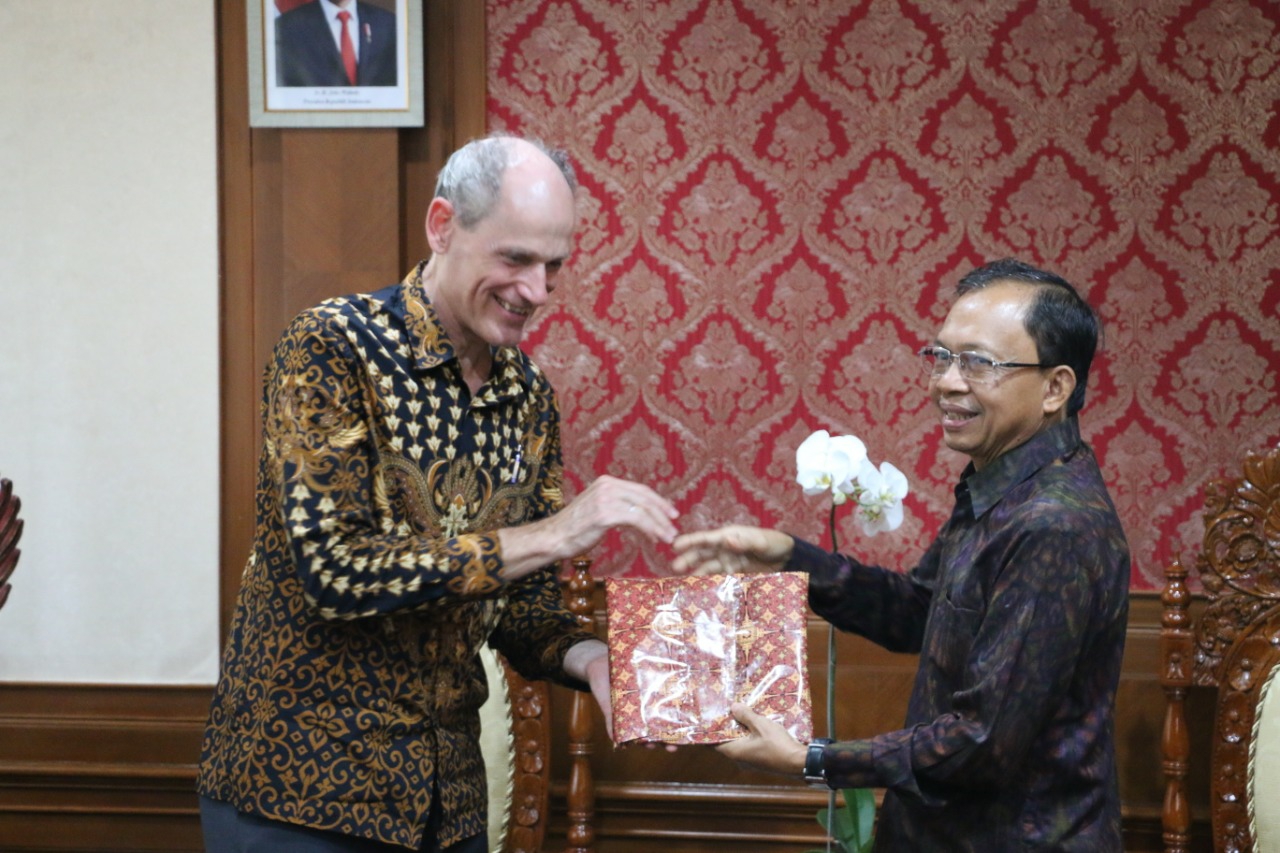 Dokumentasi dari - Dubes Belanda Kagumi Regulasi Pembatasan Plastik Sekali Pakai di Bali