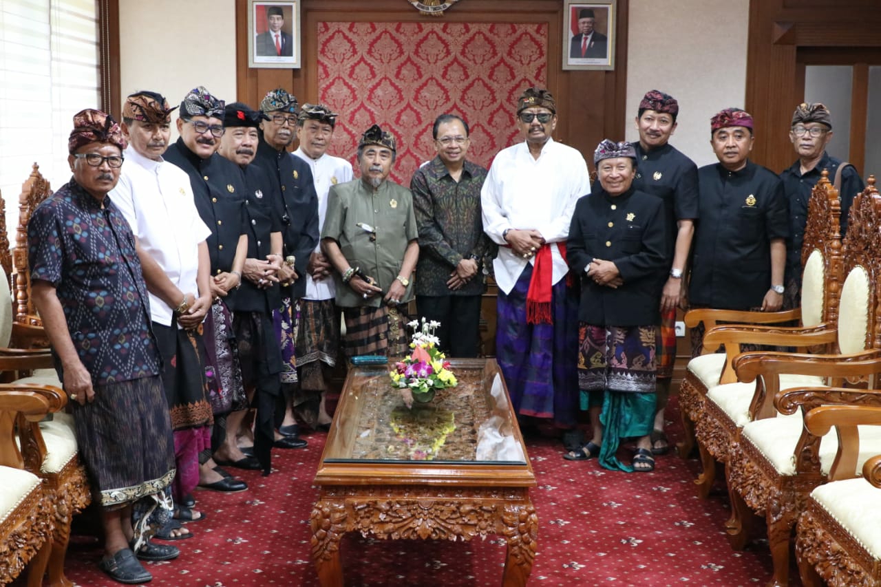Dokumentasi dari - Paiketan Puri Puri Sejebag Bali Dukung Visi Nangun Sat Kerthi Loka Bali