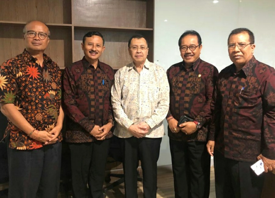 Dokumentasi dari - Arak Bali, Minuman Khas Akan Diatur Tata Kelolanya Melalui Pergub