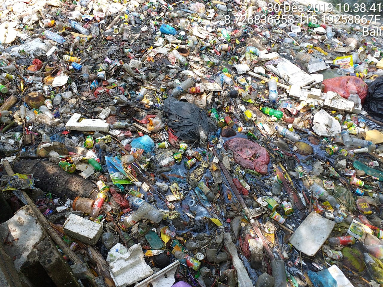 Dokumentasi dari - Teluk Benoa Dinyatakan Kawasan Suci, Faktanya Jadi Tempat Pembuangan Kotoran