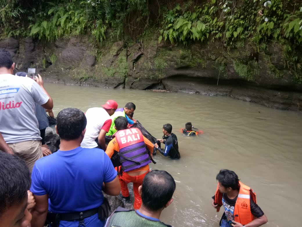 Dokumentasi dari - Dimas Tewas Tenggelam di Sungai Yeh Panan Tabanan