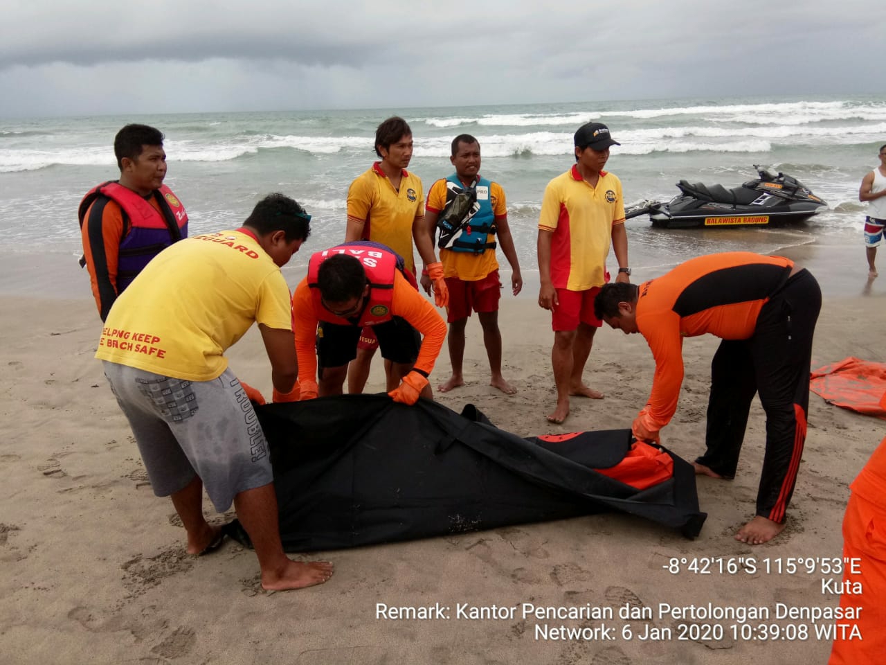 Dokumentasi dari - WNA Columbia Tewas Setelah Hilang Terseret Arus Pantai Kuta