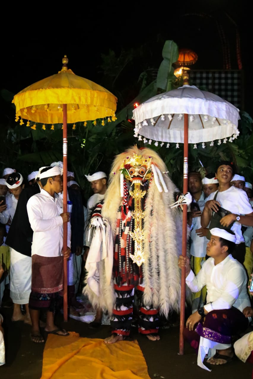 Dokumentasi dari - Cok Ace "Ngayah" Calonarang di Pura Penataran Bale Agung, Desa Malet Tengah