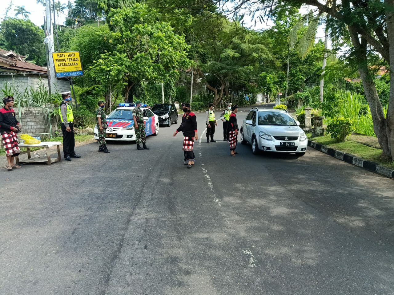 Dokumentasi dari - Akses Keluar Masuk Bangli Saat Ngembak Geni Ditutup