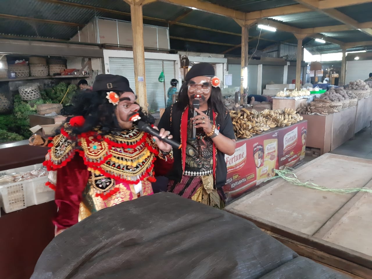 Dokumentasi dari - Atraksi Bondres Pasar Pemedilan Sosialisasikan Covid-19 Di  Kelurahan Pemecutan