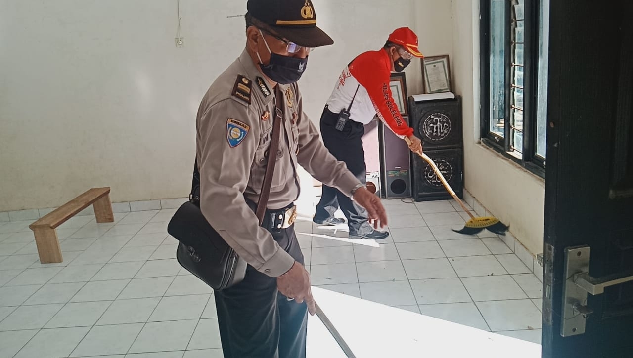 Dokumentasi dari - Pondok Pesantren Nurul Aitam Menjadi Sasaran Bakti Sosial Rangkaian Hari Bhayangkara Ke -74