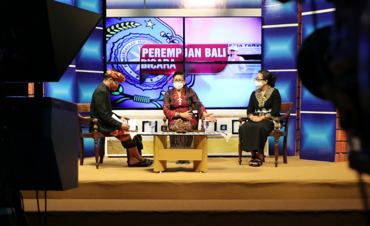 Dokumentasi dari - Krama Istri Punya Tanggungjawab Besar Terhadap Keberlangsungan Adat-Budaya  Bali 