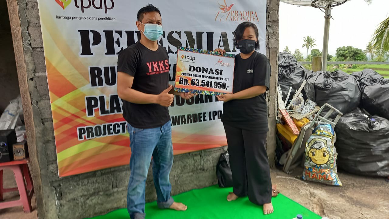 Dokumentasi dari - Adit Sosok Perawat, Kini Mendirikan YKKS untuk Pembuatan Kaki Palsu