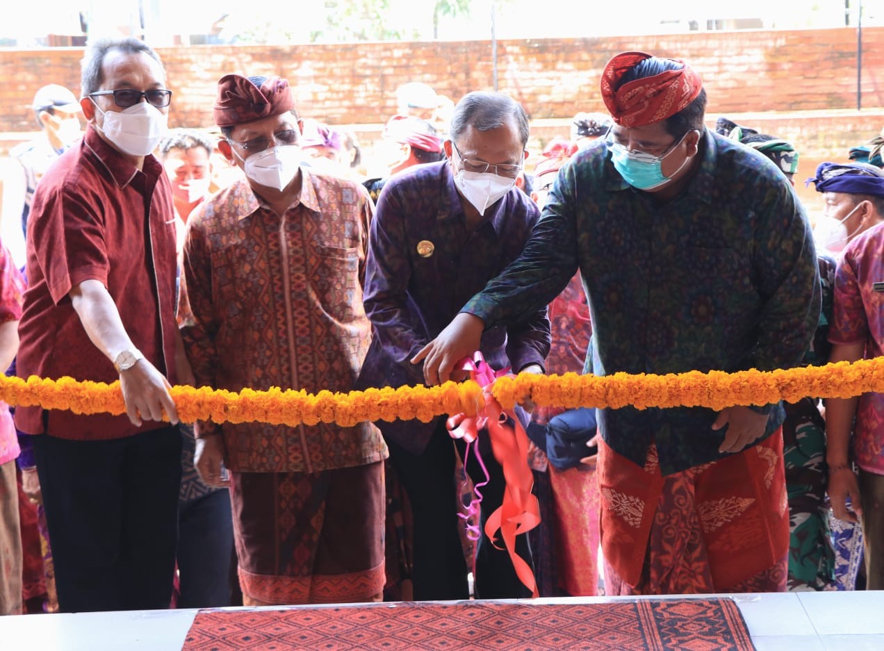 Dokumentasi dari - Gubernur Bali Resmikan Pasar Banyuasri Singaraja Buleleng