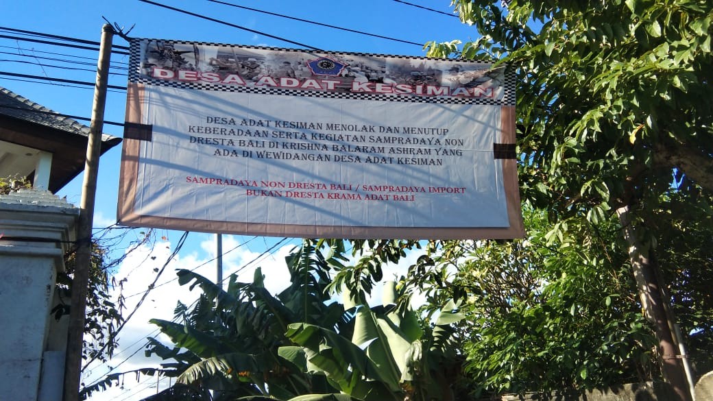 Dokumentasi dari - Gung De: Penutupan Ashram Krishna Balaram Mestinya Caranya Lebih Bijak