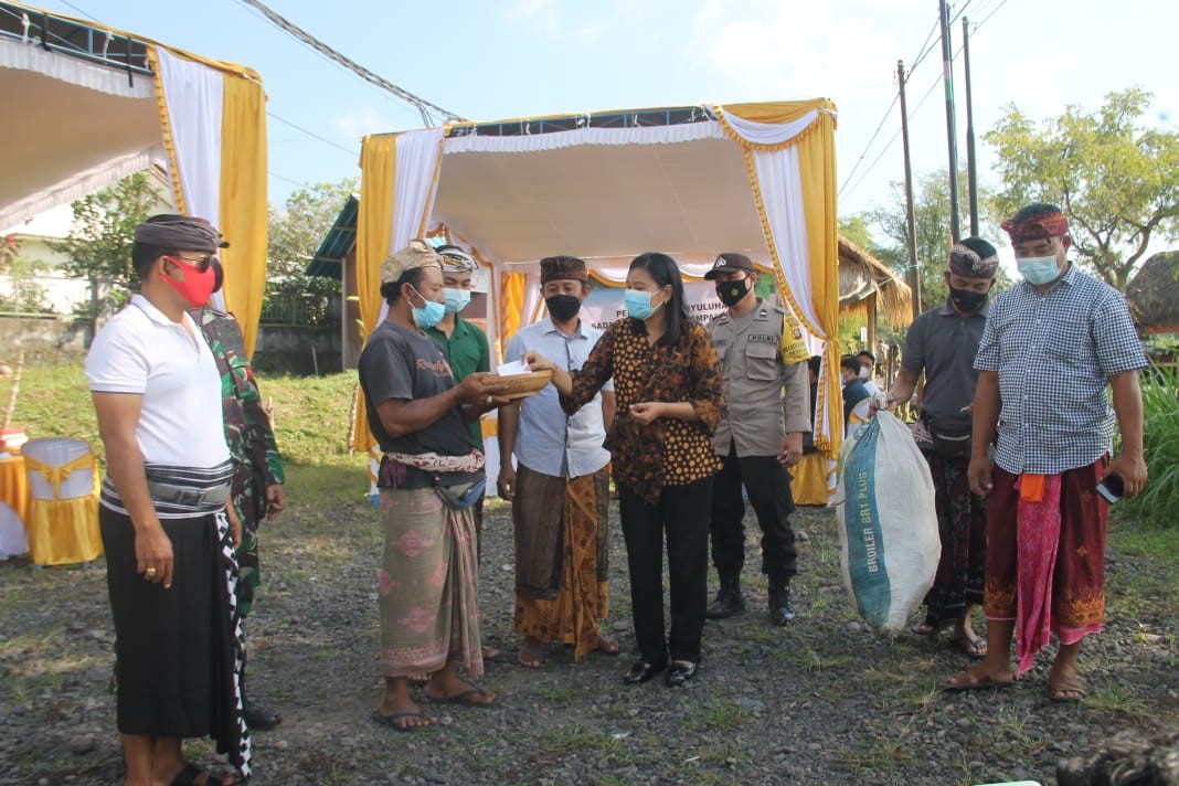 Dokumentasi dari - Sampah Ditukar dengan Beras di Ababi