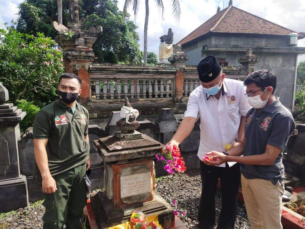 Dokumentasi dari - Rombongan MPB-KMU Ziarah ke TMP Kreta Kirttya Mandala dan Semara Loka Klungkung