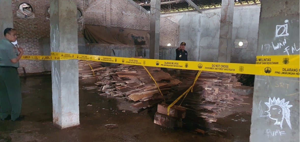 Dokumentasi dari - Pemodal Kayu Sonokeling Ilegal Siap Disidangkan di Lampung 