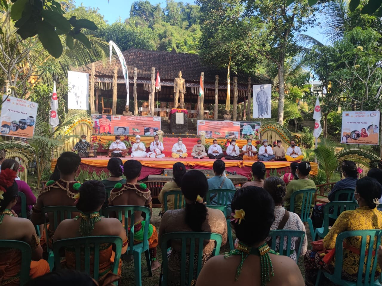 Dokumentasi dari - Gandhi Jayanti 152 th, Ashram Gandhi Puri Sevagram Klungkung adakan 72 Hours for Peace