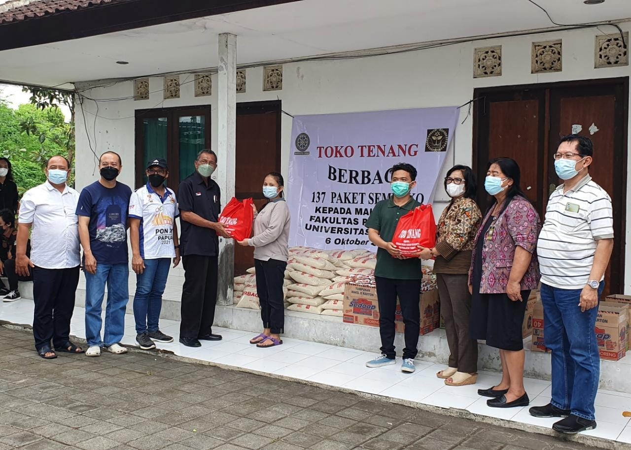 Dokumentasi dari - Toko Tenang Bagikan Sembako untuk 137 Mahasiswa FP Unud