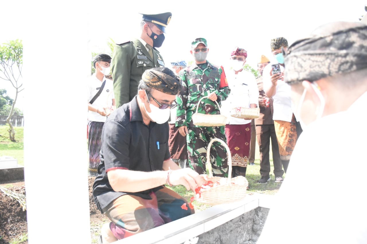 Dokumentasi dari - Raih Bintang Gerilya, Veteran Made Anom Diabadikan di Taman Makam Pahlawan Pancaka Tirta Tabanan