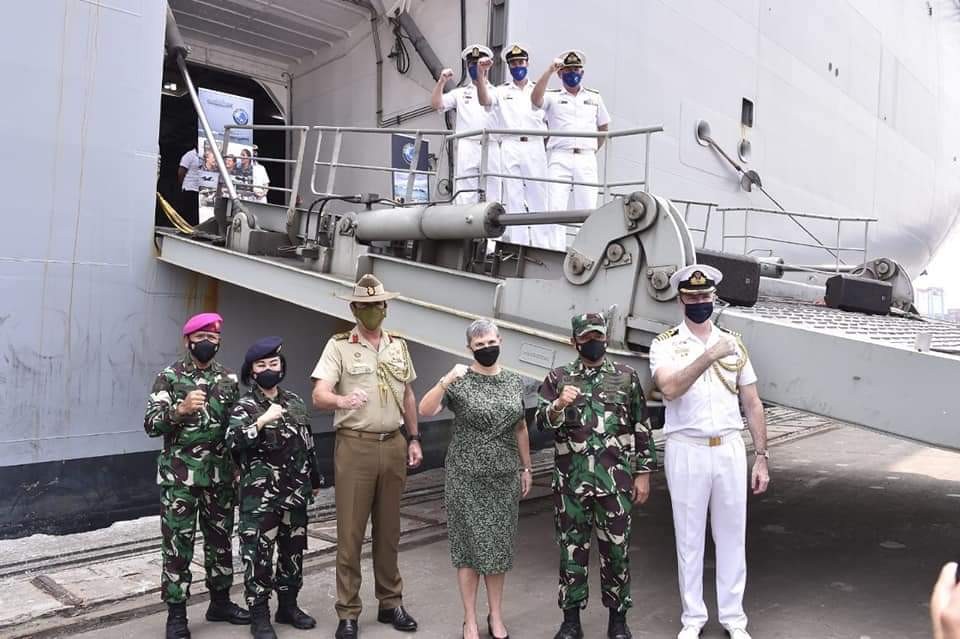 Dokumentasi dari - Kapal Perang Australia Kunjungi Indonesia Mewujudkan Perdamaian dan Kemakmuran di Kawasan Indo-Pacific 