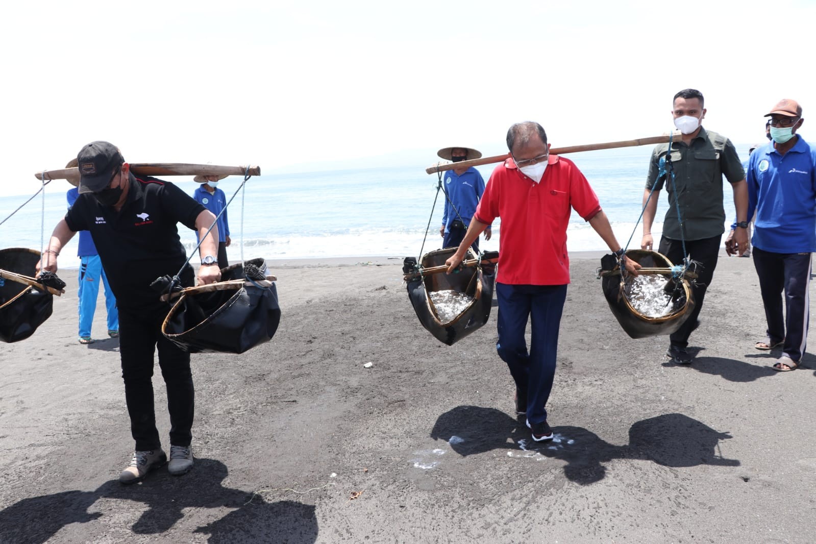 Dokumentasi dari - Keunikan Tempat Produksi Garam Kusamba Diminta Dilestarikan