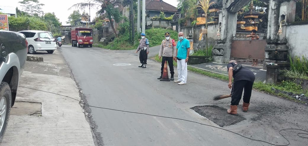 Dokumentasi dari - Muliawan : Faktor Kecelakaan dan Kecepatan Rusak Jalan Provinsi Bali di Karangasem