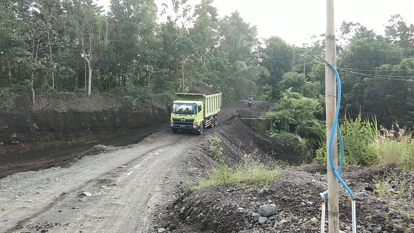 Dokumentasi dari - Muliawan Soroti Uang Jaminan Reklamasi Usaha Pertambangan Bahan Galian Golongan C Karangasem 