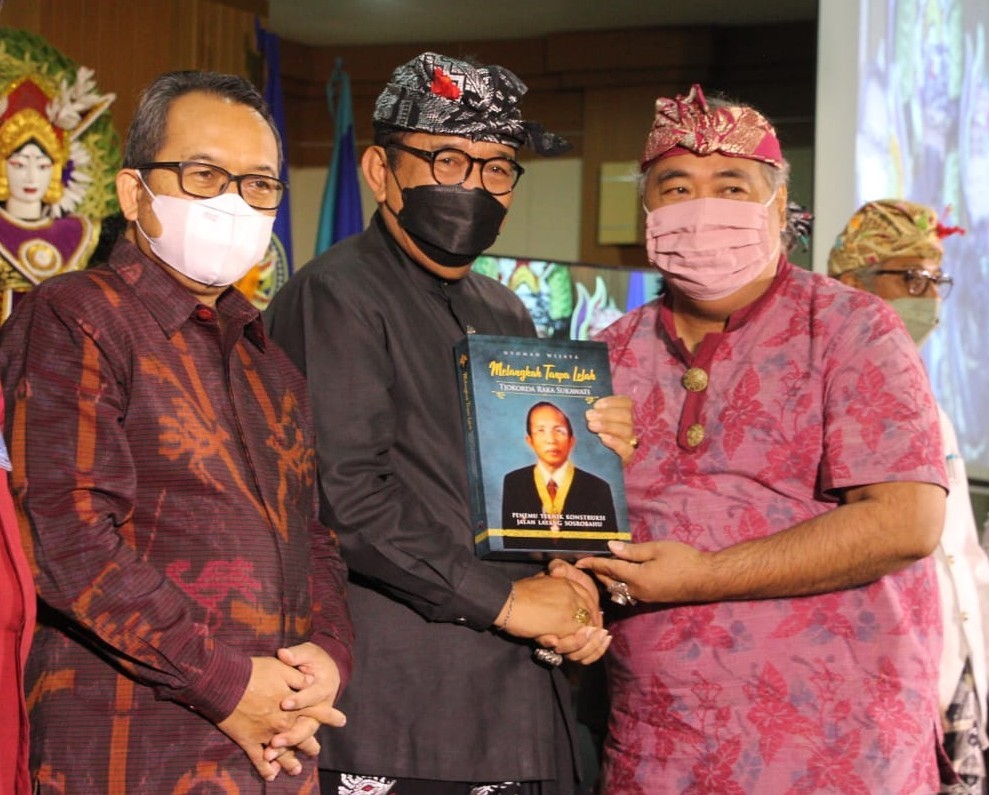 Dokumentasi dari - Peluncuran Buku Mendiang Tjok. Raka Sukawati Penemuan teknik Sosrobahu